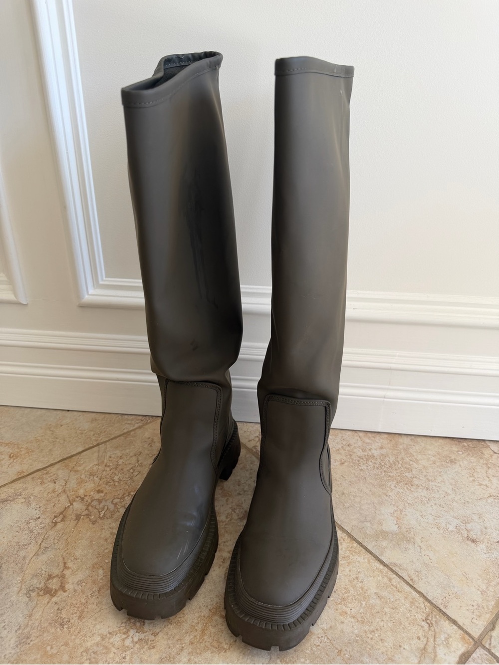 Zara Low Heeled Khaki Green Rubberized Boots